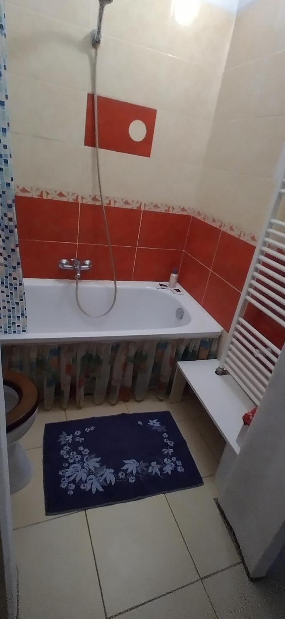 Excellent Location Апартаменти